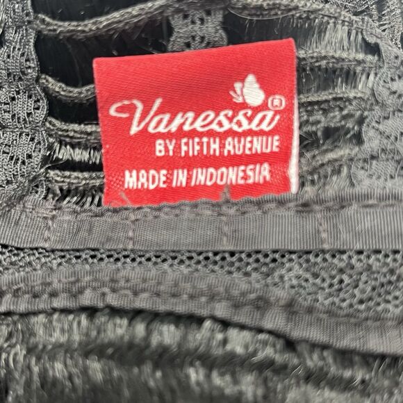 Vanessa By Fifth Avenue Black Short Pixie Cut Lace Front Wig - Picture 10 of 11